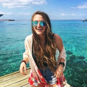 Meet your Posher, Abby